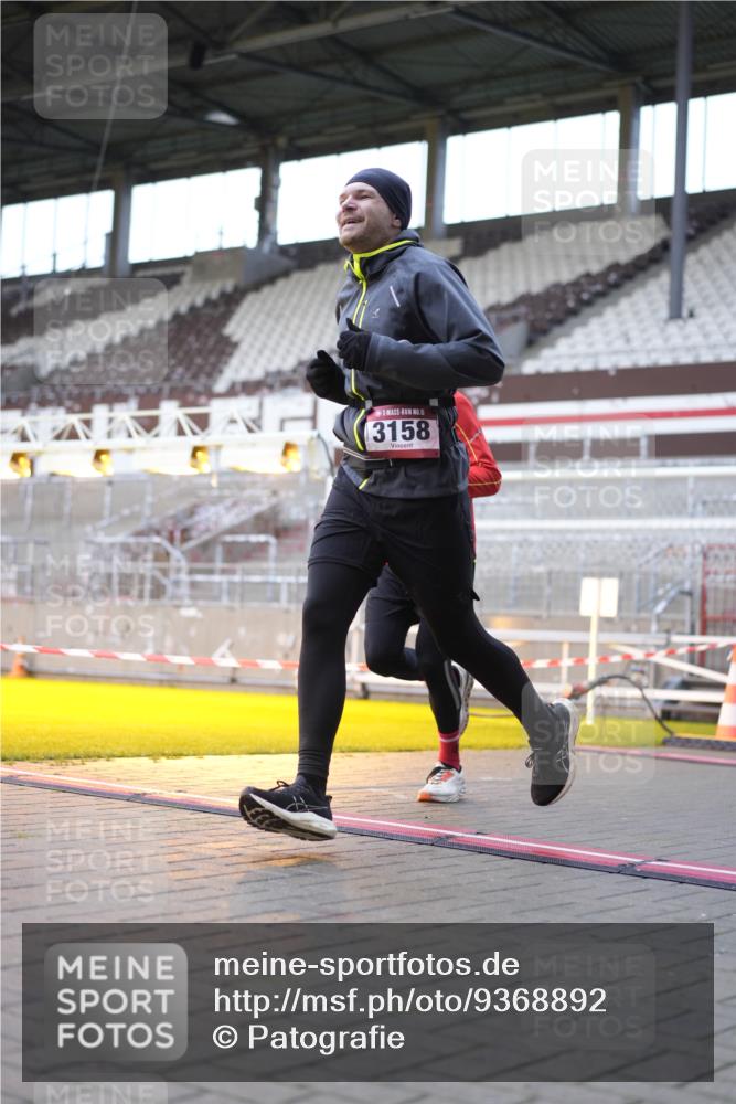 07.12.2025 - St. Pauli X-Mass-Run No. 15 Patografie http://msf.ph/oto/9368892 07.12.2025 11:18:27 Ziel 2045, 2918, 3138, 3158, 3304, 3634, 3636 meine-sportfotos.de