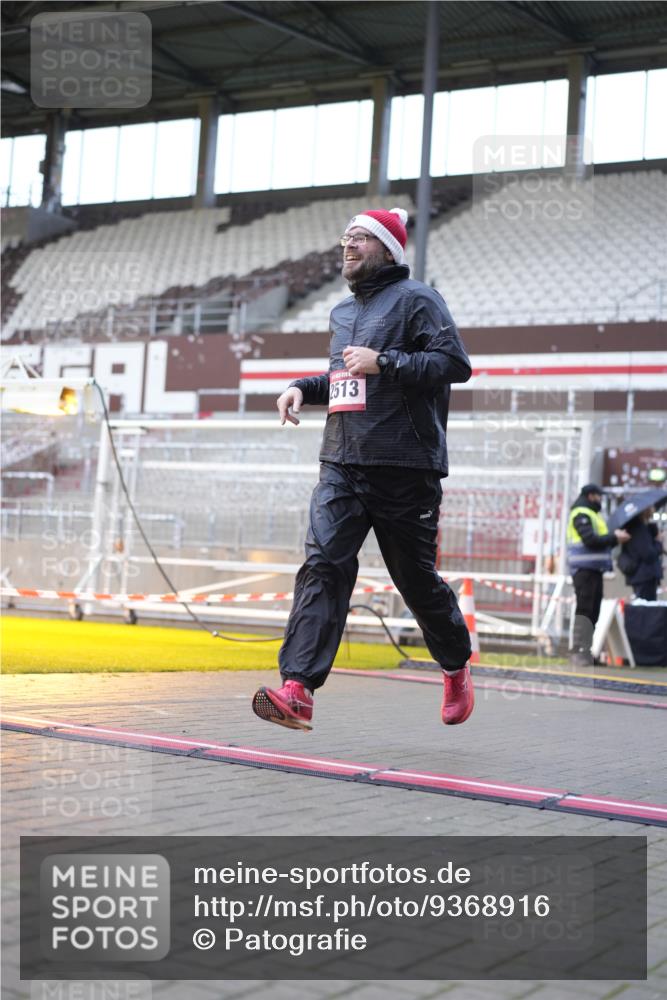 07.12.2025 - St. Pauli X-Mass-Run No. 15 Patografie http://msf.ph/oto/9368916 07.12.2025 11:19:01 Ziel 1109, 1322, 1617, 2064, 2067, 2597 meine-sportfotos.de