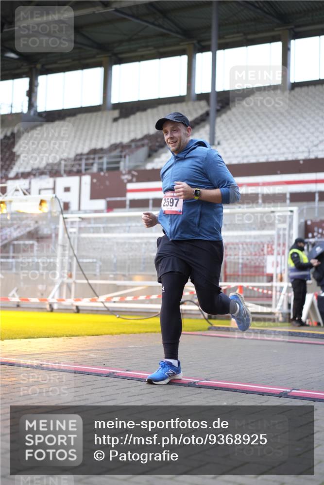 07.12.2025 - St. Pauli X-Mass-Run No. 15 Patografie http://msf.ph/oto/9368925 07.12.2025 11:19:05 Ziel 295, 302, 1617, 2064, 2067, 2597, 3205 meine-sportfotos.de