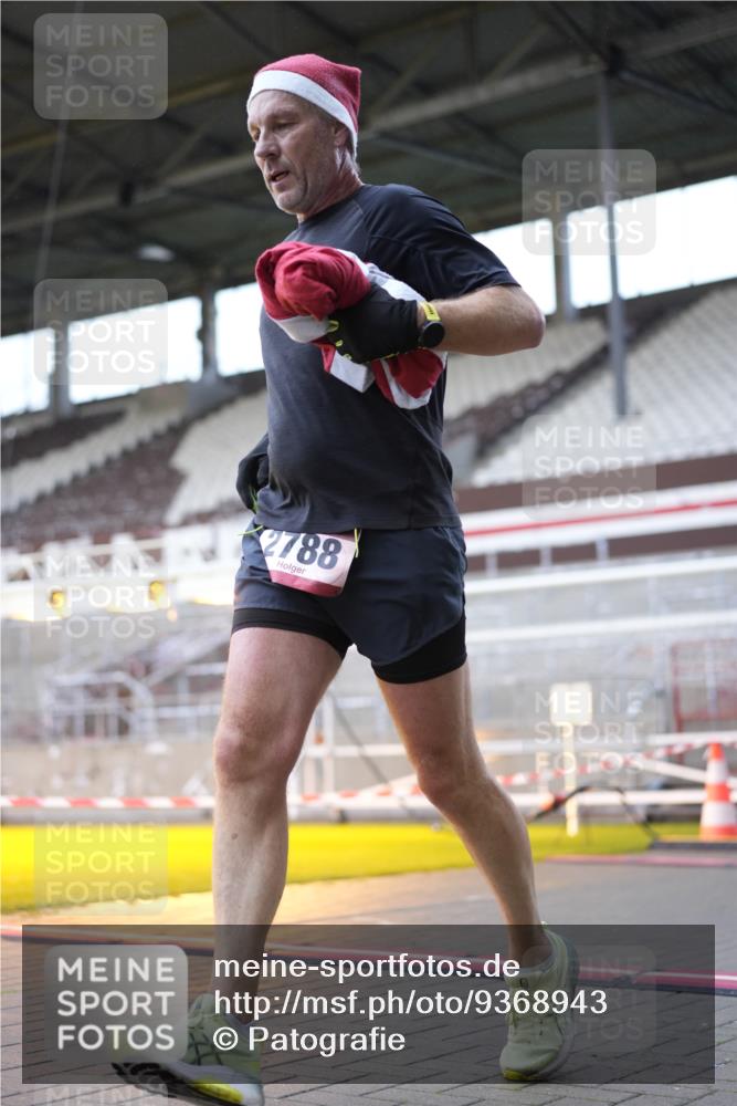 07.12.2025 - St. Pauli X-Mass-Run No. 15 Patografie http://msf.ph/oto/9368943 07.12.2025 11:19:11 Ziel 295, 302, 1617, 2597, 2788, 3205 meine-sportfotos.de