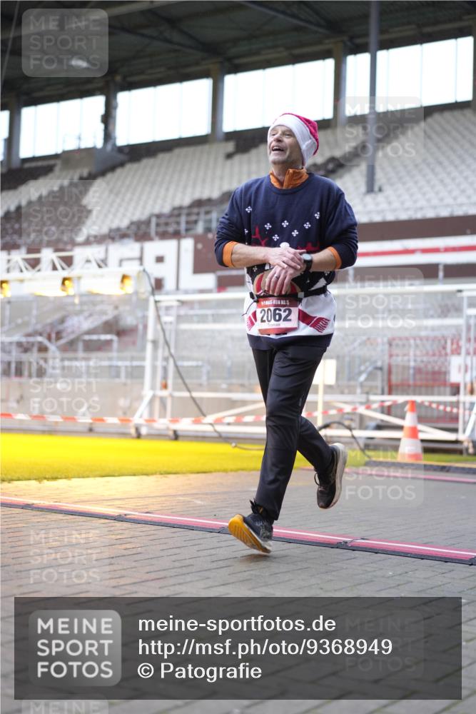 07.12.2025 - St. Pauli X-Mass-Run No. 15 Patografie http://msf.ph/oto/9368949 07.12.2025 11:19:19 Ziel 295, 302, 797, 2062, 2597, 2788, 3205 meine-sportfotos.de