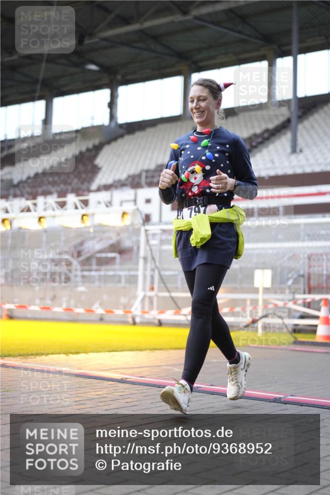 07.12.2025 - St. Pauli X-Mass-Run No. 15 Patografie http://msf.ph/oto/9368952 07.12.2025 11:19:22 Ziel 295, 302, 367, 373, 797, 1563, 2062, 2788, 3205 meine-sportfotos.de