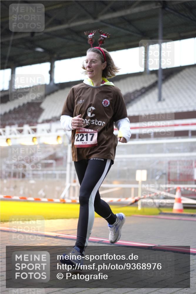 07.12.2025 - St. Pauli X-Mass-Run No. 15 Patografie http://msf.ph/oto/9368976 07.12.2025 11:19:40 Ziel 367, 373, 1336, 1343, 1563, 2217, 2581, 3075, 3160, 3822, 3823 meine-sportfotos.de
