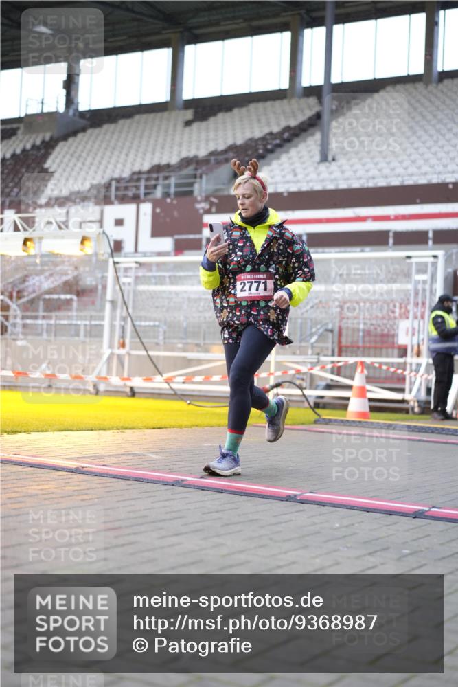 07.12.2025 - St. Pauli X-Mass-Run No. 15 Patografie http://msf.ph/oto/9368987 07.12.2025 11:19:47 Ziel 1343, 2217, 2581, 2771, 3075, 3160, 3822, 3823 meine-sportfotos.de