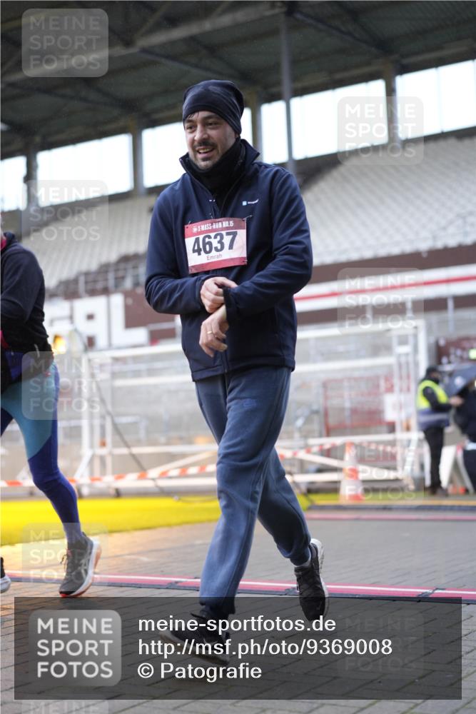 07.12.2025 - St. Pauli X-Mass-Run No. 15 Patografie http://msf.ph/oto/9369008 07.12.2025 11:20:14 Ziel 2577, 2578, 3129, 3157, 3309, 4637 meine-sportfotos.de