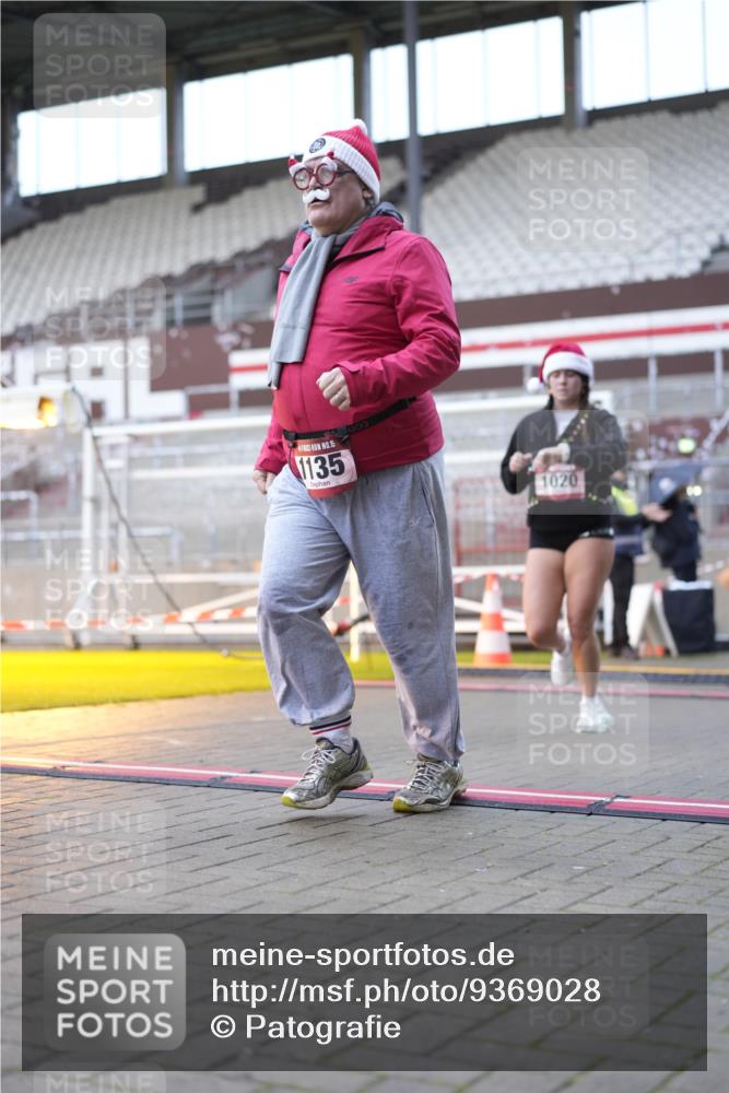 07.12.2025 - St. Pauli X-Mass-Run No. 15 Patografie http://msf.ph/oto/9369028 07.12.2025 11:20:27 Ziel 1020, 1135, 1614, 2132, 2134, 2242, 2305, 3129, 3157, 3309, 4637 meine-sportfotos.de