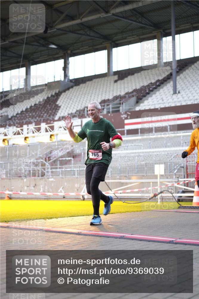 07.12.2025 - St. Pauli X-Mass-Run No. 15 Patografie http://msf.ph/oto/9369039 07.12.2025 11:20:43 Ziel 540, 765, 1020, 2242, 2379, 2462, 2601, 3037 meine-sportfotos.de