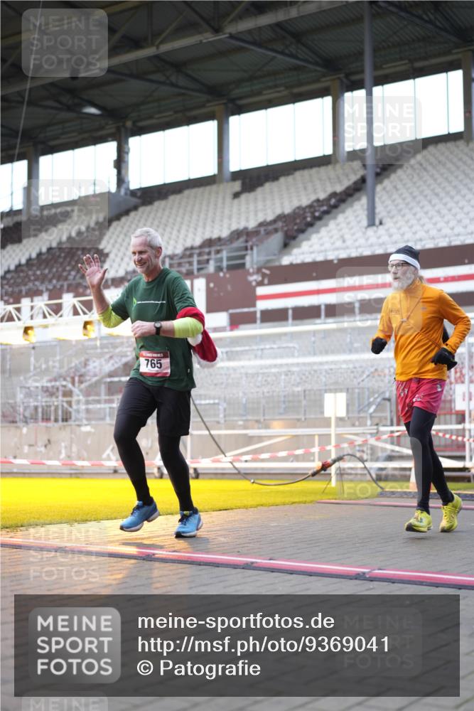 07.12.2025 - St. Pauli X-Mass-Run No. 15 Patografie http://msf.ph/oto/9369041 07.12.2025 11:20:43 Ziel 540, 765, 1020, 2242, 2379, 2462, 2601, 3037 meine-sportfotos.de