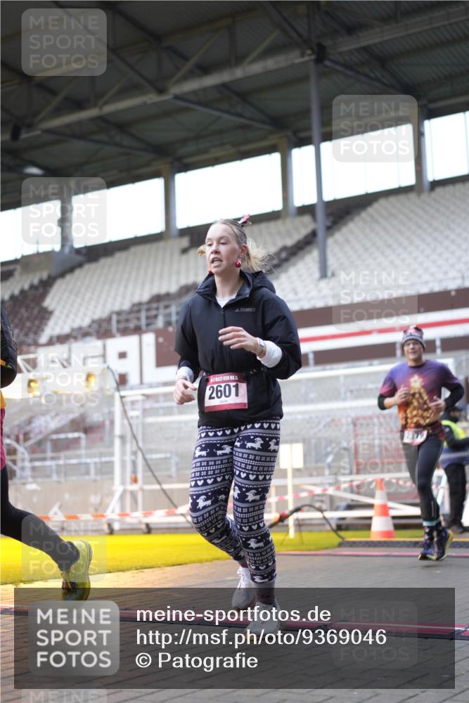 07.12.2025 - St. Pauli X-Mass-Run No. 15 Patografie http://msf.ph/oto/9369046 07.12.2025 11:20:45 Ziel 540, 765, 2379, 2462, 2601, 3037 meine-sportfotos.de