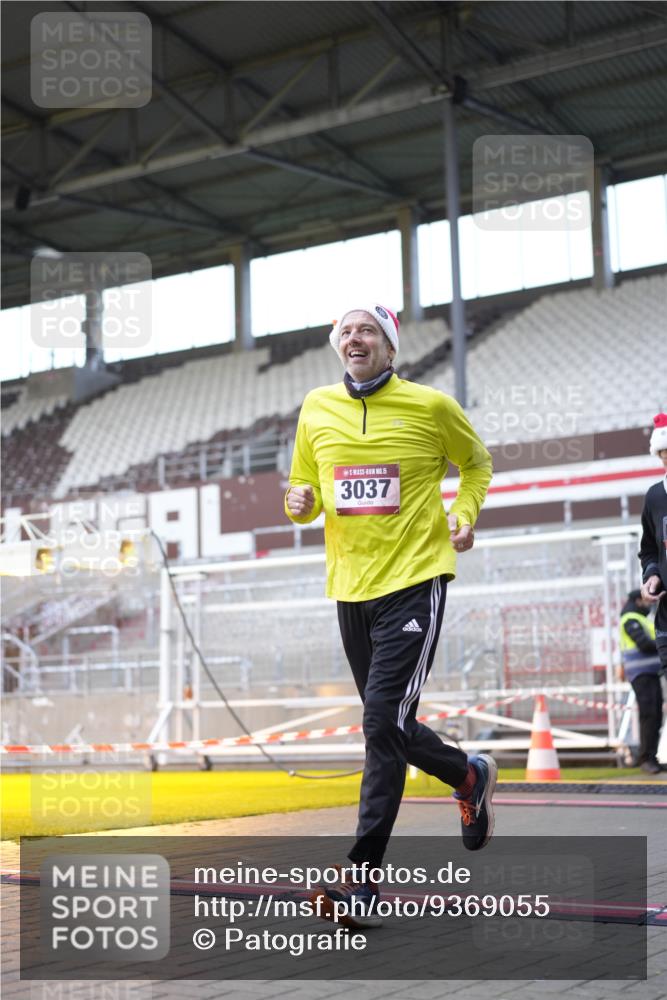 07.12.2025 - St. Pauli X-Mass-Run No. 15 Patografie http://msf.ph/oto/9369055 07.12.2025 11:20:46 Ziel 540, 765, 2379, 2462, 2601, 3037 meine-sportfotos.de