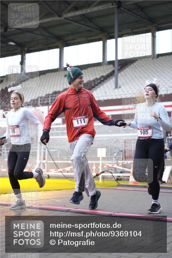 07.12.2025 - St. Pauli X-Mass-Run No. 15 Patografie http://msf.ph/oto/9369104 07.12.2025 11:21:22 Ziel 98, 105, 111, 232, 241, 1549, 1902, 1907, 2375, 2376, 2473, 2474, 2579, 2867, 3073, 3159, 3220, 3283 meine-sportfotos.de