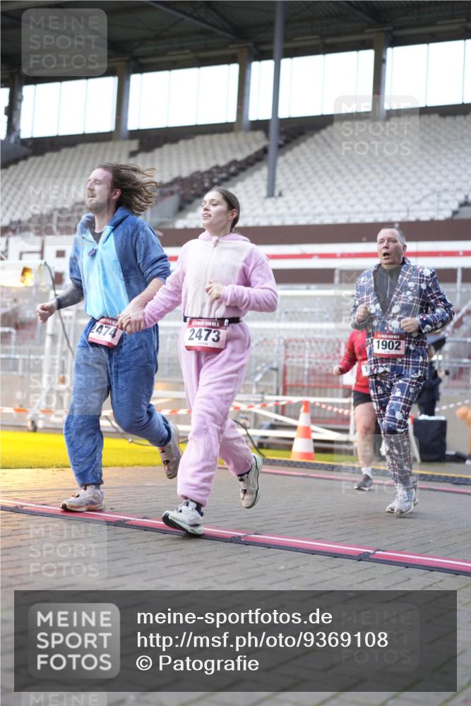 07.12.2025 - St. Pauli X-Mass-Run No. 15 Patografie http://msf.ph/oto/9369108 07.12.2025 11:21:25 Ziel 98, 105, 111, 232, 241, 1549, 1902, 1907, 2033, 2197, 2473, 2474, 2579, 3073, 3159, 3283 meine-sportfotos.de