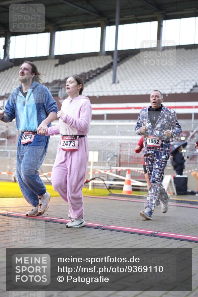 07.12.2025 - St. Pauli X-Mass-Run No. 15 Patografie http://msf.ph/oto/9369110 07.12.2025 11:21:25 Ziel 98, 105, 111, 232, 241, 1549, 1902, 1907, 2033, 2197, 2473, 2474, 2579, 3073, 3159, 3283 meine-sportfotos.de