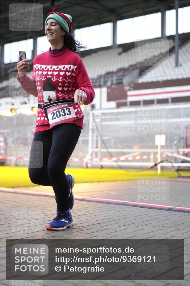 07.12.2025 - St. Pauli X-Mass-Run No. 15 Patografie http://msf.ph/oto/9369121 07.12.2025 11:21:28 Ziel 98, 105, 111, 232, 241, 1549, 1902, 1907, 2033, 2197, 2473, 2474, 2579, 3073, 3159 meine-sportfotos.de