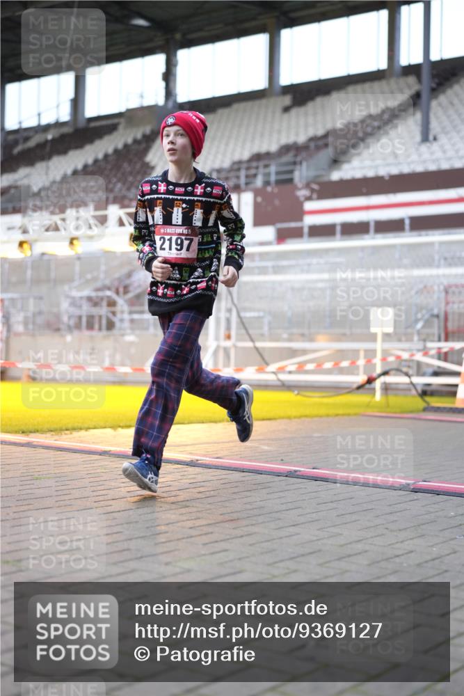 07.12.2025 - St. Pauli X-Mass-Run No. 15 Patografie http://msf.ph/oto/9369127 07.12.2025 11:21:30 Ziel 98, 105, 111, 232, 241, 1549, 1902, 1907, 2033, 2197, 2473, 2474, 2579, 3073, 3159 meine-sportfotos.de