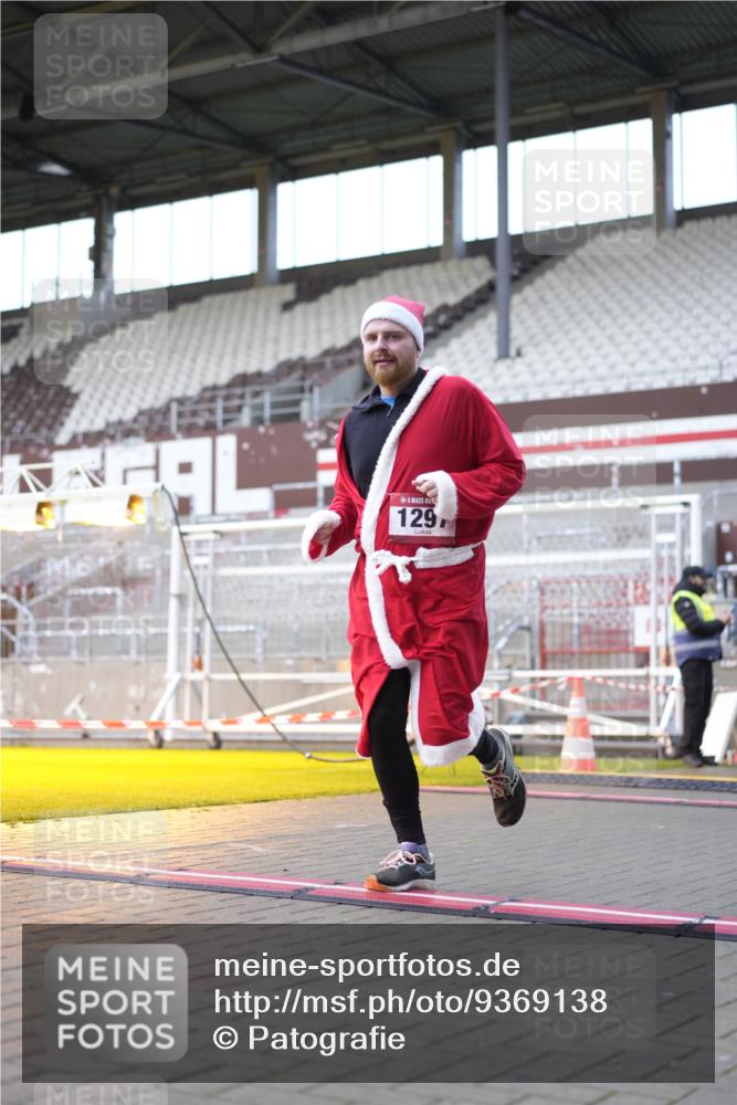 07.12.2025 - St. Pauli X-Mass-Run No. 15 Patografie http://msf.ph/oto/9369138 07.12.2025 11:21:47 Ziel 1284, 1297, 1775, 1779, 1904, 1939 meine-sportfotos.de