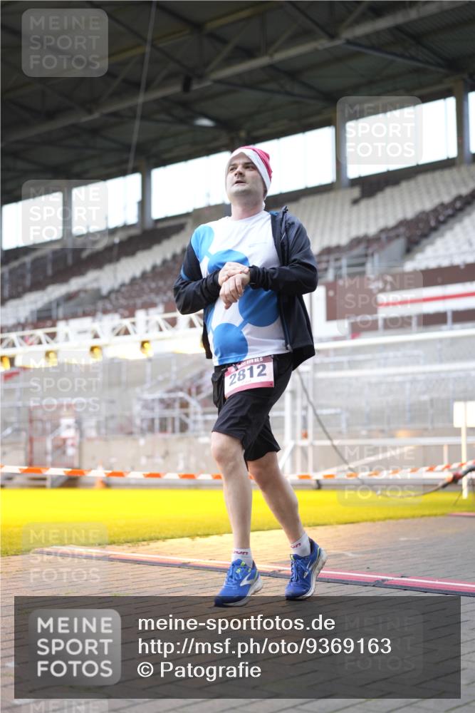 07.12.2025 - St. Pauli X-Mass-Run No. 15 Patografie http://msf.ph/oto/9369163 07.12.2025 11:22:14 Ziel 2812, 3474, 3475, 3820, 3821 meine-sportfotos.de