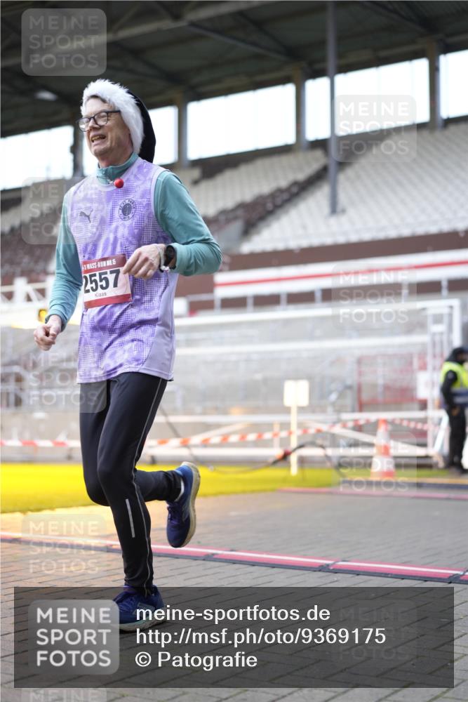 07.12.2025 - St. Pauli X-Mass-Run No. 15 Patografie http://msf.ph/oto/9369175 07.12.2025 11:22:23 Ziel 1349, 1391, 1431, 2550, 2557, 2812, 2985, 3127 meine-sportfotos.de