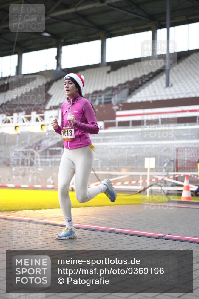 07.12.2025 - St. Pauli X-Mass-Run No. 15 Patografie http://msf.ph/oto/9369196 07.12.2025 11:22:34 Ziel 520, 1018, 1349, 1391, 1431, 2550, 2557, 2985, 3127 meine-sportfotos.de