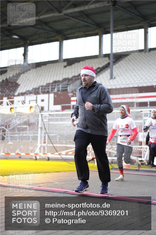 07.12.2025 - St. Pauli X-Mass-Run No. 15 Patografie http://msf.ph/oto/9369201 07.12.2025 11:23:00 Ziel 21, 69, 2023, 2373, 4249, 4824 meine-sportfotos.de