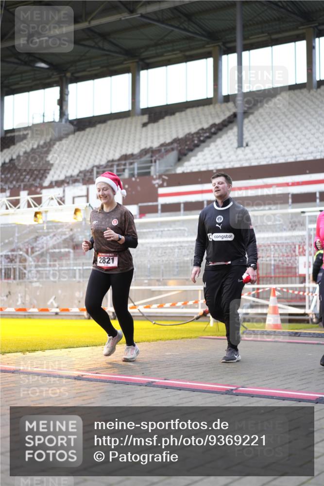 07.12.2025 - St. Pauli X-Mass-Run No. 15 Patografie http://msf.ph/oto/9369221 07.12.2025 11:23:10 Ziel 21, 69, 1141, 2023, 2373, 2821, 2823, 4249, 4824 meine-sportfotos.de