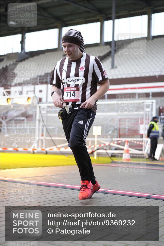 07.12.2025 - St. Pauli X-Mass-Run No. 15 Patografie http://msf.ph/oto/9369232 07.12.2025 11:23:18 Ziel 21, 69, 714, 1141, 2373, 2821, 2823, 3302 meine-sportfotos.de