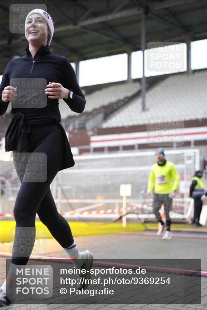 07.12.2025 - St. Pauli X-Mass-Run No. 15 Patografie http://msf.ph/oto/9369254 07.12.2025 11:23:32 Ziel 714, 2037, 2387, 2389, 2409, 3190, 3191, 3302, 4648 meine-sportfotos.de