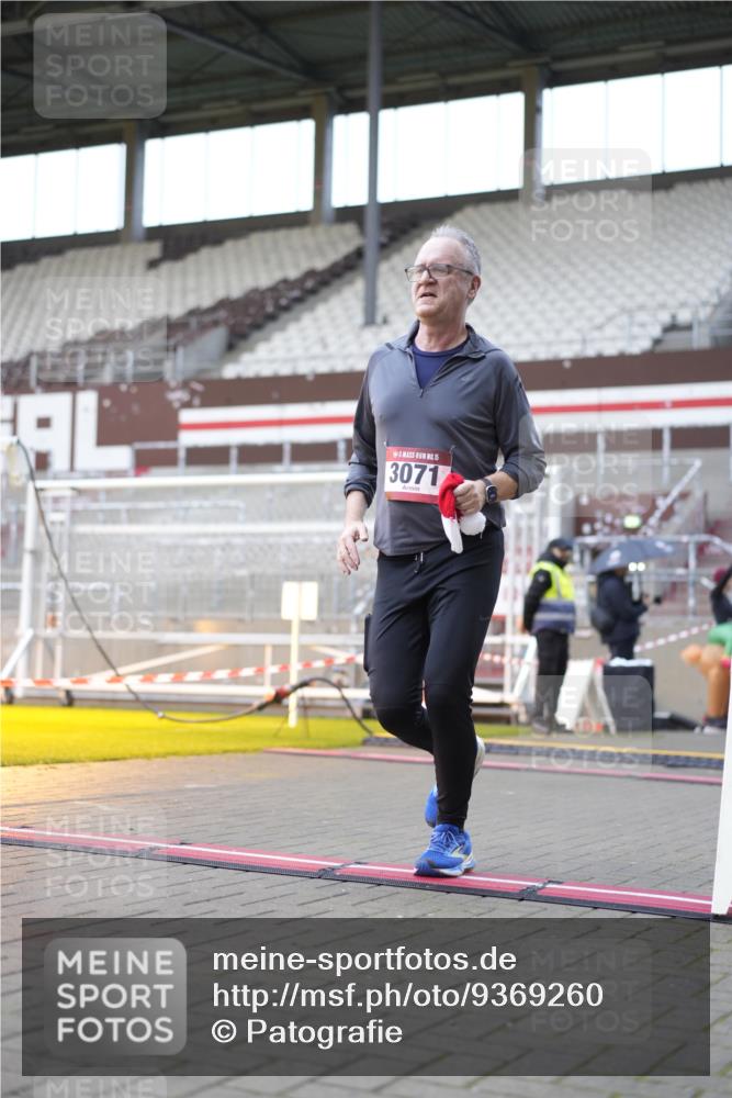 07.12.2025 - St. Pauli X-Mass-Run No. 15 Patografie http://msf.ph/oto/9369260 07.12.2025 11:23:40 Ziel 593, 2037, 2387, 2389, 2409, 3071, 3190, 3191, 4648 meine-sportfotos.de