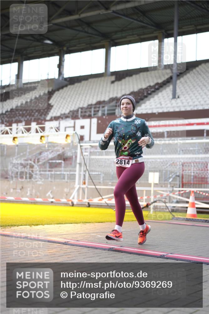 07.12.2025 - St. Pauli X-Mass-Run No. 15 Patografie http://msf.ph/oto/9369269 07.12.2025 11:23:52 Ziel 593, 2814, 3071 meine-sportfotos.de