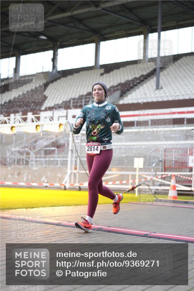 07.12.2025 - St. Pauli X-Mass-Run No. 15 Patografie http://msf.ph/oto/9369271 07.12.2025 11:23:52 Ziel 593, 2814, 3071 meine-sportfotos.de