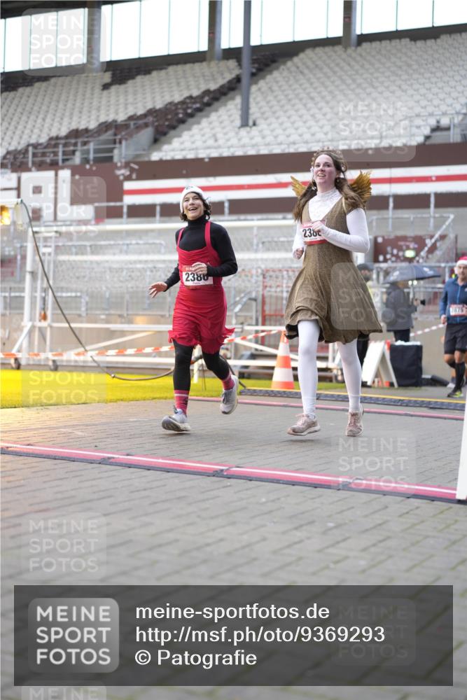 07.12.2025 - St. Pauli X-Mass-Run No. 15 Patografie http://msf.ph/oto/9369293 07.12.2025 11:24:10 Ziel 672, 813, 2386, 2388, 2605, 2606, 2875, 2881, 3361, 4840, 4841 meine-sportfotos.de