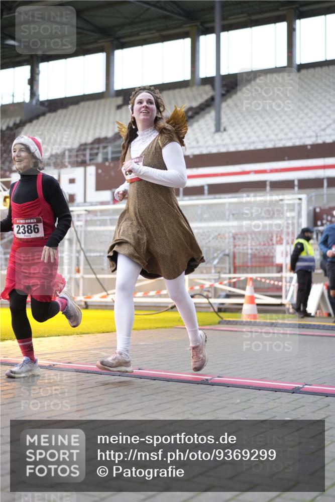 07.12.2025 - St. Pauli X-Mass-Run No. 15 Patografie http://msf.ph/oto/9369299 07.12.2025 11:24:10 Ziel 672, 813, 2386, 2388, 2605, 2606, 2875, 2881, 3361, 4840, 4841 meine-sportfotos.de