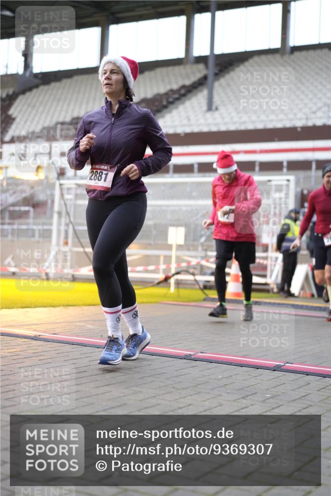 07.12.2025 - St. Pauli X-Mass-Run No. 15 Patografie http://msf.ph/oto/9369307 07.12.2025 11:24:14 Ziel 672, 813, 1773, 2386, 2388, 2605, 2606, 2875, 2881, 3361, 4840, 4841 meine-sportfotos.de