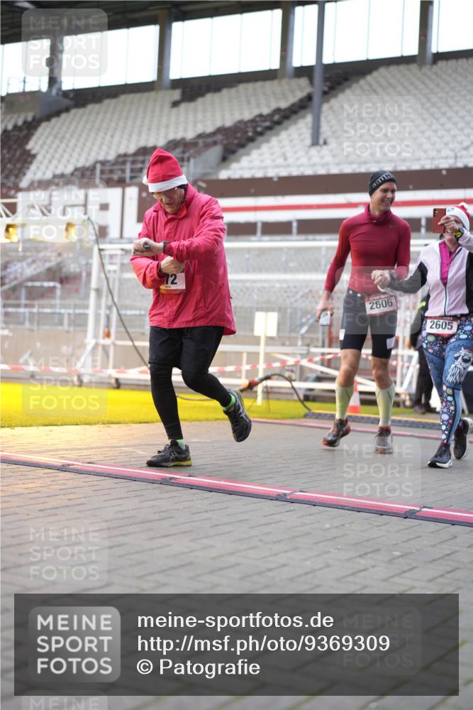07.12.2025 - St. Pauli X-Mass-Run No. 15 Patografie http://msf.ph/oto/9369309 07.12.2025 11:24:15 Ziel 672, 813, 1773, 2386, 2388, 2399, 2402, 2605, 2606, 2875, 2881, 3361, 4840, 4841 meine-sportfotos.de