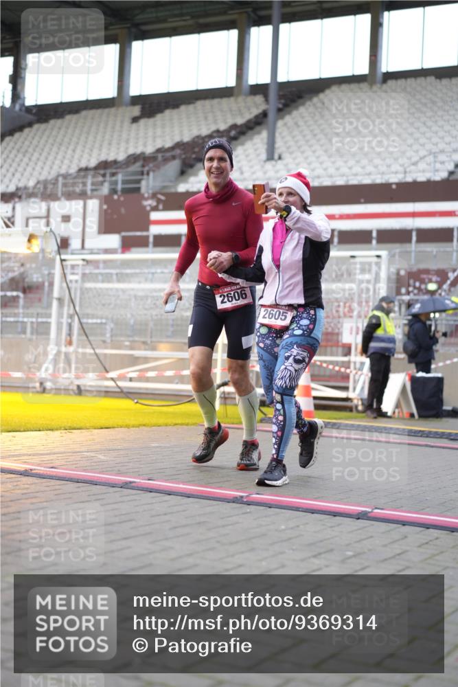 07.12.2025 - St. Pauli X-Mass-Run No. 15 Patografie http://msf.ph/oto/9369314 07.12.2025 11:24:15 Ziel 672, 813, 1773, 2386, 2388, 2399, 2402, 2605, 2606, 2875, 2881, 3361, 4840, 4841 meine-sportfotos.de