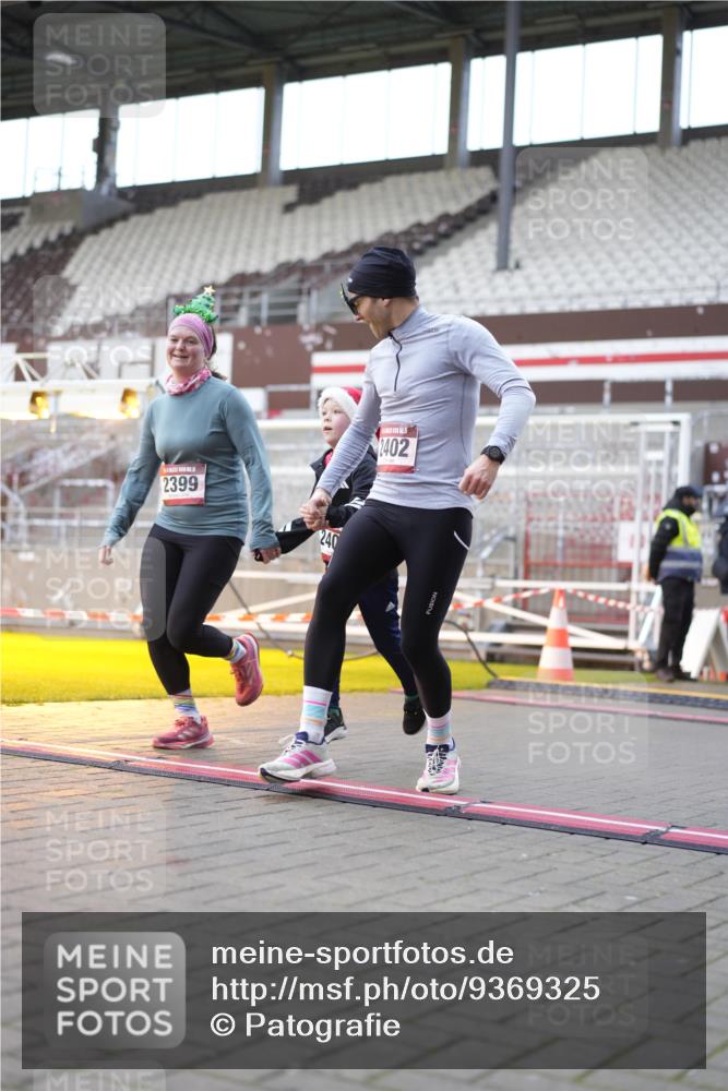 07.12.2025 - St. Pauli X-Mass-Run No. 15 Patografie http://msf.ph/oto/9369325 07.12.2025 11:24:20 Ziel 672, 1773, 2386, 2388, 2399, 2400, 2402, 2605, 2606, 2875, 2881, 3092 meine-sportfotos.de