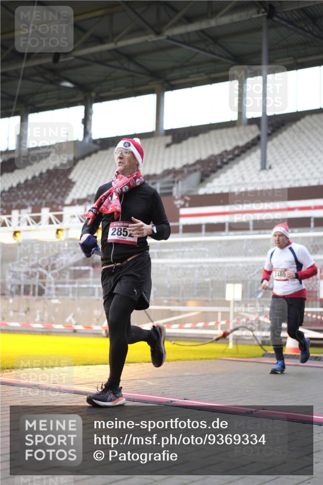 07.12.2025 - St. Pauli X-Mass-Run No. 15 Patografie http://msf.ph/oto/9369334 07.12.2025 11:24:29 Ziel 672, 1320, 1752, 1773, 2399, 2400, 2402, 2448, 2480, 2605, 2606, 2852, 3092, 3194 meine-sportfotos.de