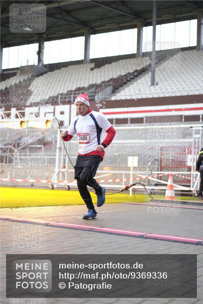 07.12.2025 - St. Pauli X-Mass-Run No. 15 Patografie http://msf.ph/oto/9369336 07.12.2025 11:24:30 Ziel 672, 1320, 1752, 1773, 2399, 2400, 2402, 2448, 2480, 2606, 2852, 3092, 3194 meine-sportfotos.de