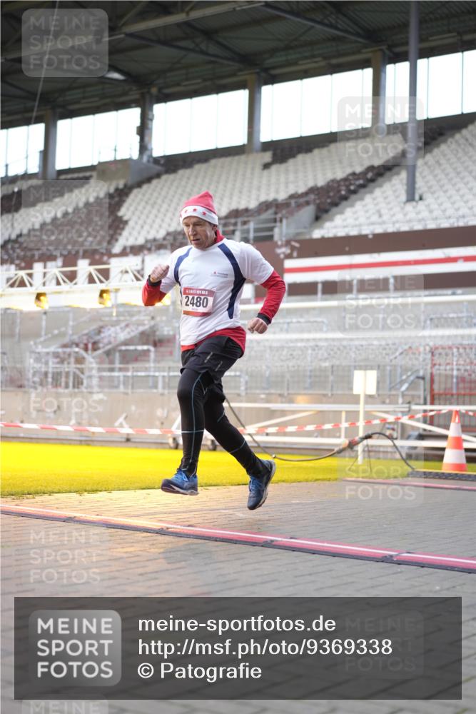 07.12.2025 - St. Pauli X-Mass-Run No. 15 Patografie http://msf.ph/oto/9369338 07.12.2025 11:24:30 Ziel 672, 1320, 1752, 1773, 2399, 2400, 2402, 2448, 2480, 2606, 2852, 3092, 3194 meine-sportfotos.de