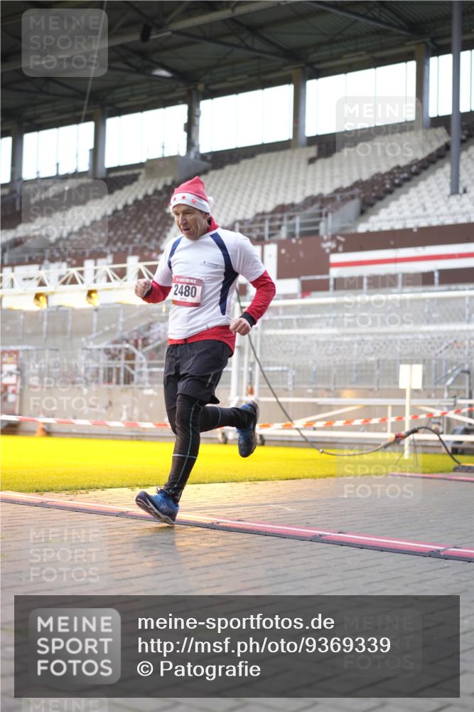 07.12.2025 - St. Pauli X-Mass-Run No. 15 Patografie http://msf.ph/oto/9369339 07.12.2025 11:24:30 Ziel 672, 1320, 1752, 1773, 2399, 2400, 2402, 2448, 2480, 2606, 2852, 3092, 3194 meine-sportfotos.de