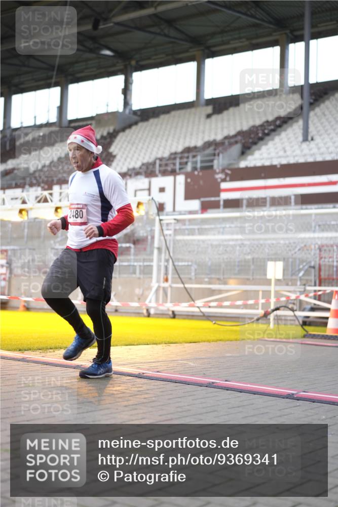 07.12.2025 - St. Pauli X-Mass-Run No. 15 Patografie http://msf.ph/oto/9369341 07.12.2025 11:24:30 Ziel 672, 1320, 1752, 1773, 2399, 2400, 2402, 2448, 2480, 2606, 2852, 3092, 3194 meine-sportfotos.de