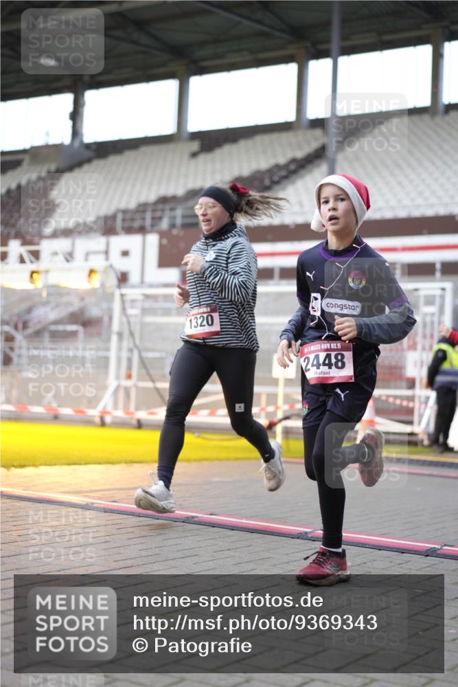 07.12.2025 - St. Pauli X-Mass-Run No. 15 Patografie http://msf.ph/oto/9369343 07.12.2025 11:24:31 Ziel 1320, 1346, 1752, 1773, 2399, 2400, 2402, 2448, 2480, 2852, 3092, 3194 meine-sportfotos.de