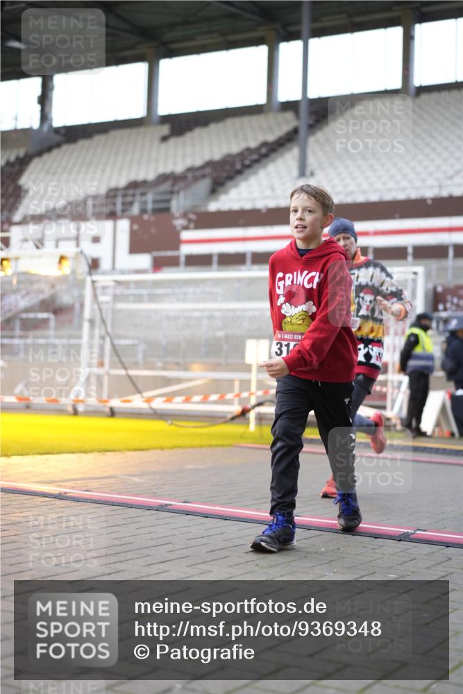 07.12.2025 - St. Pauli X-Mass-Run No. 15 Patografie http://msf.ph/oto/9369348 07.12.2025 11:24:33 Ziel 1320, 1346, 1752, 1773, 2399, 2400, 2402, 2448, 2480, 2852, 2859, 2869, 3092, 3193, 3194, 3195 meine-sportfotos.de
