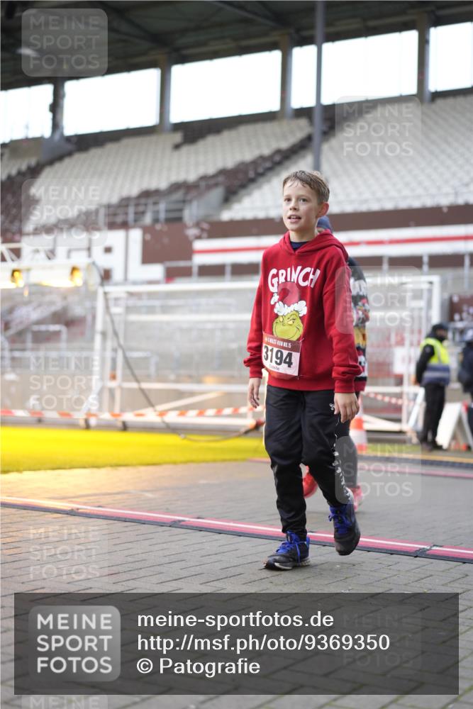 07.12.2025 - St. Pauli X-Mass-Run No. 15 Patografie http://msf.ph/oto/9369350 07.12.2025 11:24:33 Ziel 1320, 1346, 1752, 1773, 2399, 2400, 2402, 2448, 2480, 2852, 2859, 2869, 3092, 3193, 3194, 3195 meine-sportfotos.de