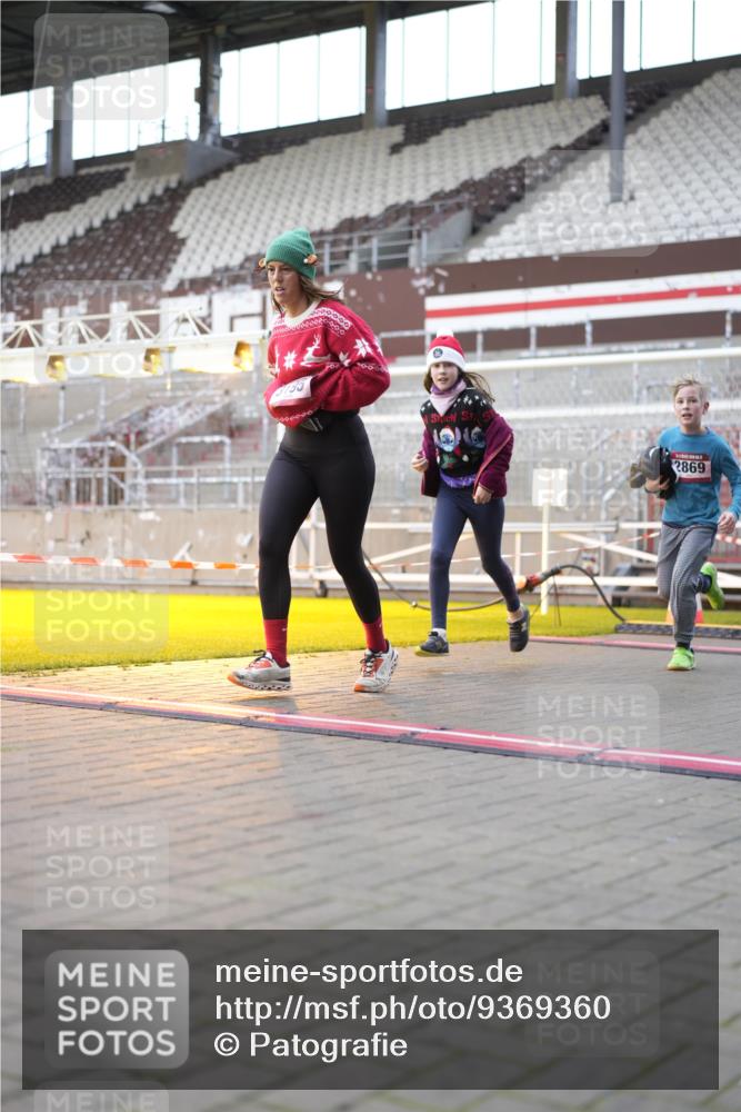 07.12.2025 - St. Pauli X-Mass-Run No. 15 Patografie http://msf.ph/oto/9369360 07.12.2025 11:24:37 Ziel 705, 1320, 1346, 1752, 2448, 2480, 2852, 2859, 2869, 3092, 3193, 3194, 3195, 3306, 4632 meine-sportfotos.de