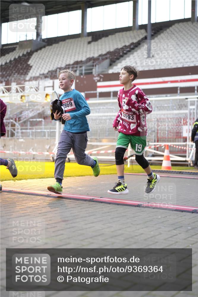 07.12.2025 - St. Pauli X-Mass-Run No. 15 Patografie http://msf.ph/oto/9369364 07.12.2025 11:24:38 Ziel 705, 1320, 1346, 1384, 1427, 1752, 2448, 2480, 2852, 2859, 2869, 3092, 3193, 3194, 3195, 3306, 4632 meine-sportfotos.de