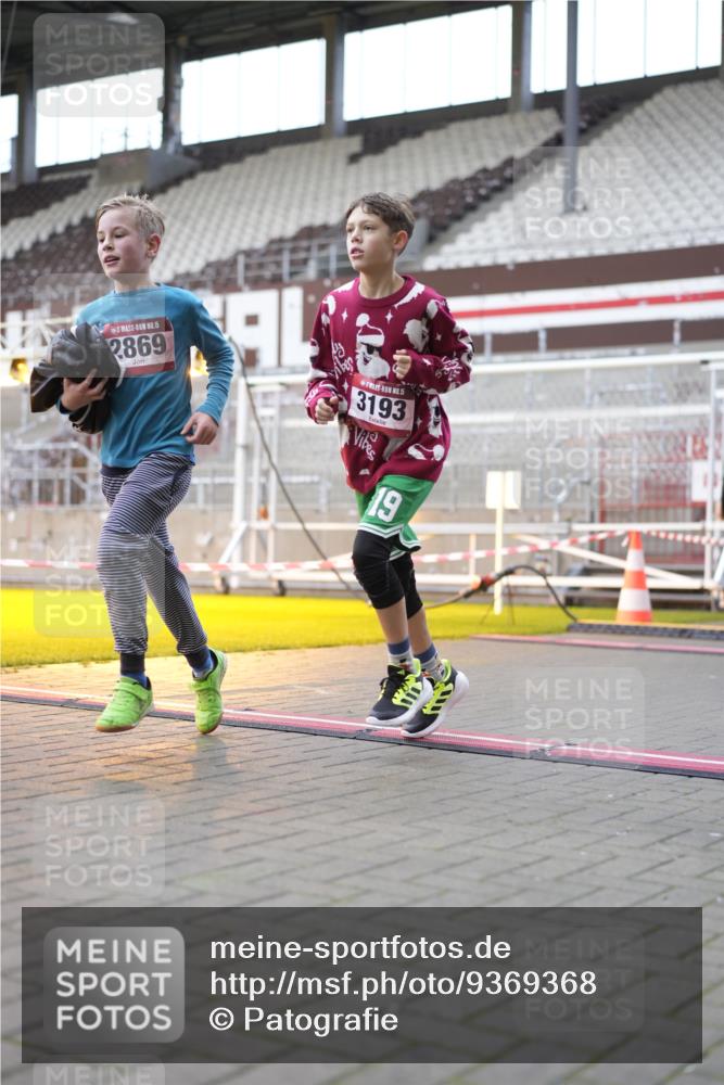 07.12.2025 - St. Pauli X-Mass-Run No. 15 Patografie http://msf.ph/oto/9369368 07.12.2025 11:24:38 Ziel 705, 1320, 1346, 1384, 1427, 1752, 2448, 2480, 2852, 2859, 2869, 3092, 3193, 3194, 3195, 3306, 4632 meine-sportfotos.de