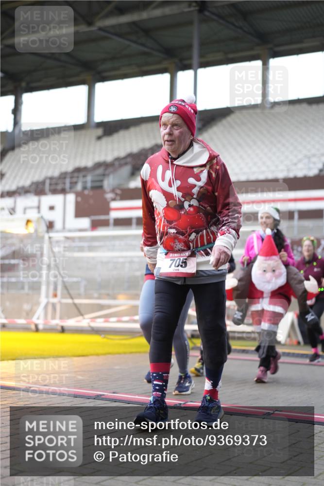 07.12.2025 - St. Pauli X-Mass-Run No. 15 Patografie http://msf.ph/oto/9369373 07.12.2025 11:24:42 Ziel 705, 1320, 1346, 1384, 1427, 1752, 2447, 2448, 2480, 2852, 2859, 2869, 3193, 3194, 3195, 3306, 3314, 4632 meine-sportfotos.de