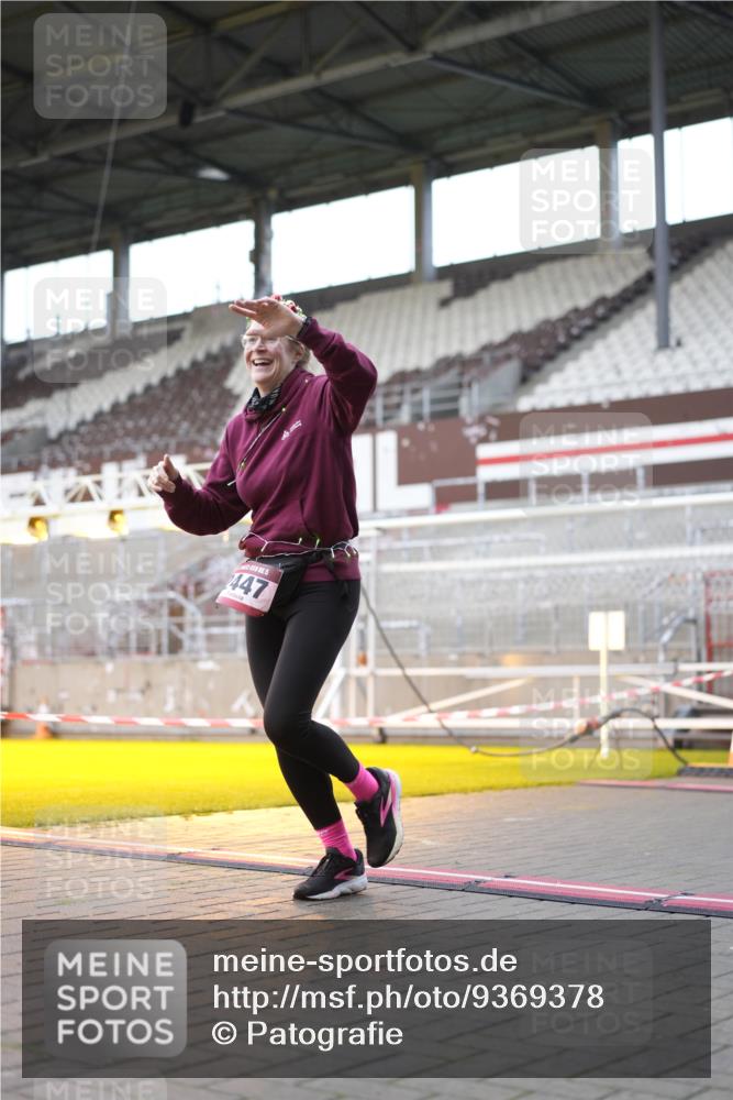 07.12.2025 - St. Pauli X-Mass-Run No. 15 Patografie http://msf.ph/oto/9369378 07.12.2025 11:24:45 Ziel 705, 1320, 1346, 1384, 1427, 1752, 2447, 2448, 2480, 2859, 2869, 3193, 3194, 3195, 3306, 3314, 4632 meine-sportfotos.de
