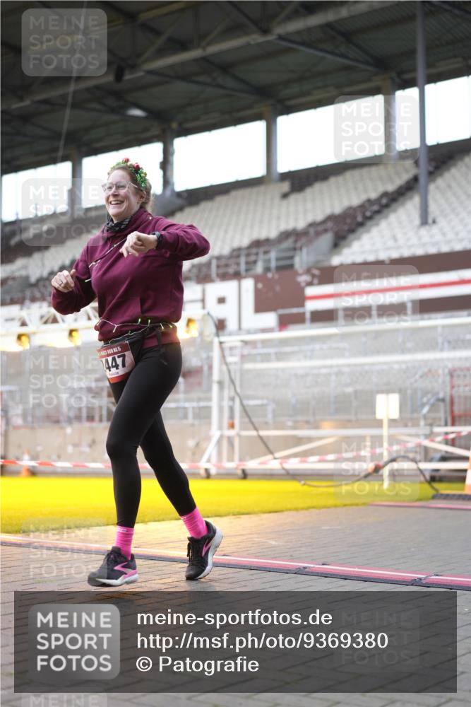 07.12.2025 - St. Pauli X-Mass-Run No. 15 Patografie http://msf.ph/oto/9369380 07.12.2025 11:24:45 Ziel 705, 1320, 1346, 1384, 1427, 1752, 2447, 2448, 2480, 2859, 2869, 3193, 3194, 3195, 3306, 3314, 4632 meine-sportfotos.de